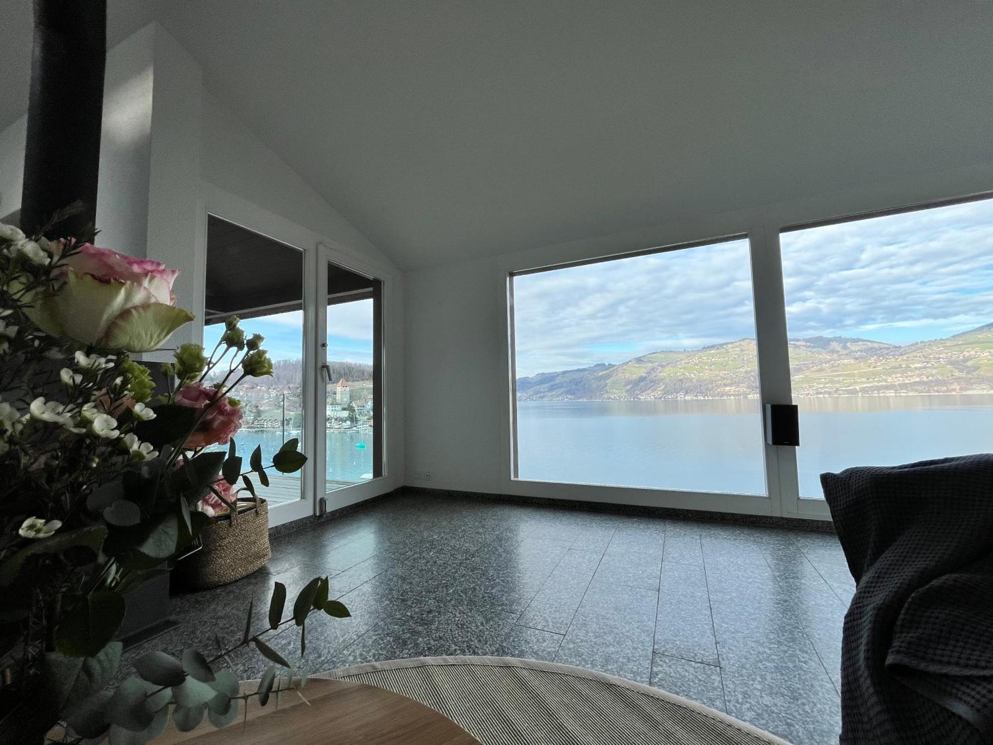 Wohnung Mit Grossartiger Seesicht Und Balkon Spiez Exterior foto