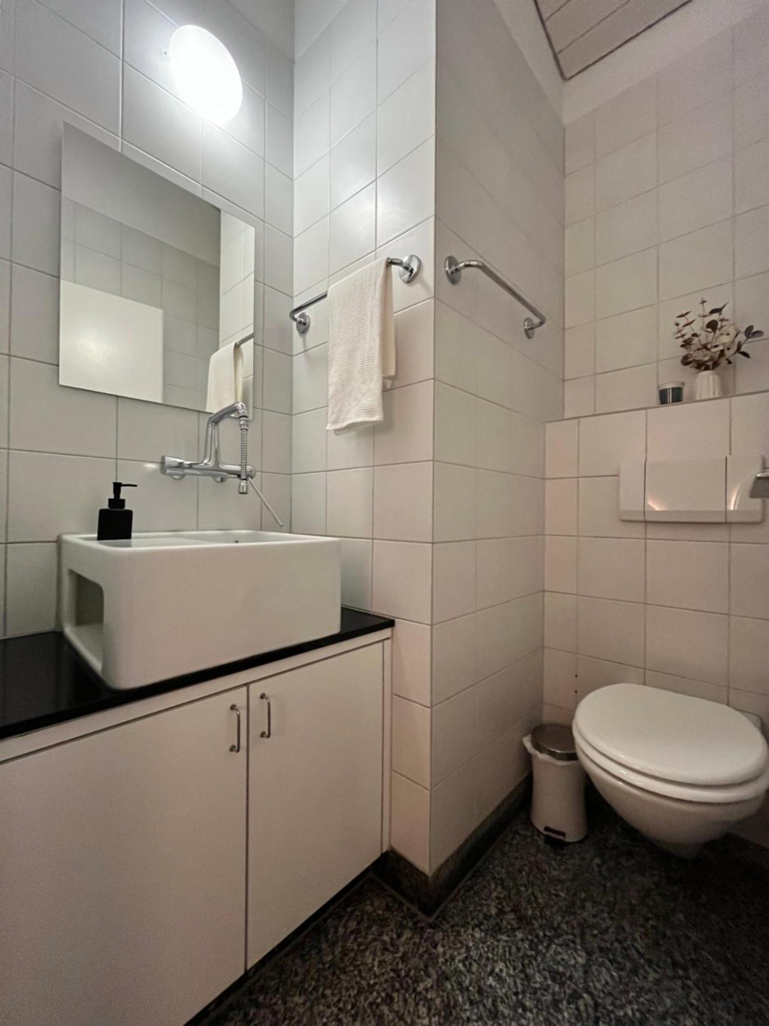 Wohnung Mit Grossartiger Seesicht Und Balkon Spiez Exterior foto